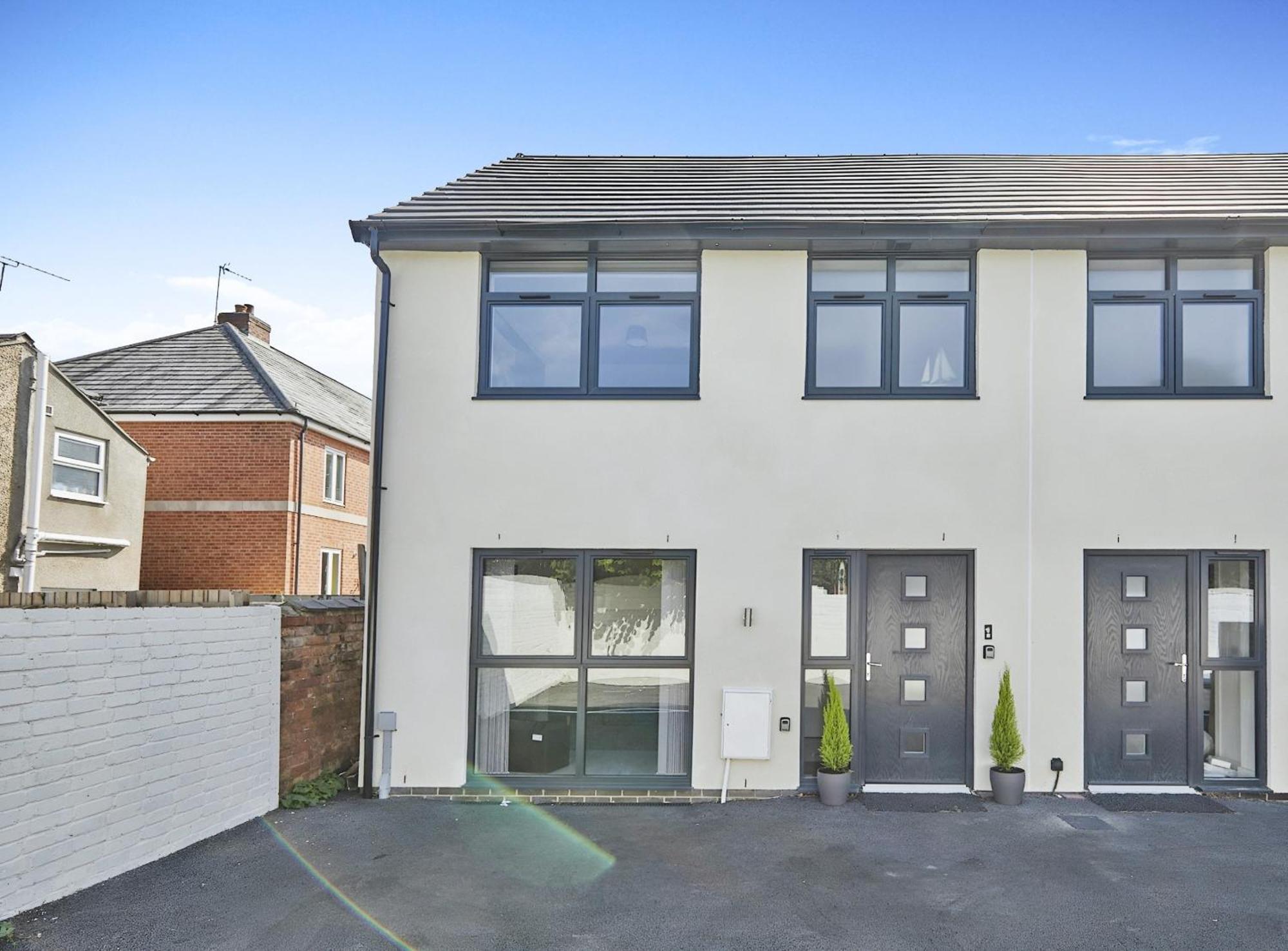 Modern Home In Derby City Centre - Free Gated Parking Exterior photo