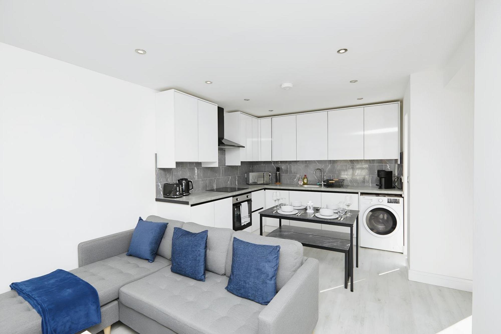Modern Home In Derby City Centre - Free Gated Parking Exterior photo